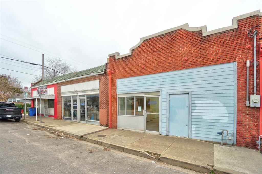 121 N Marlborough Ave, Dallas, TX 75208